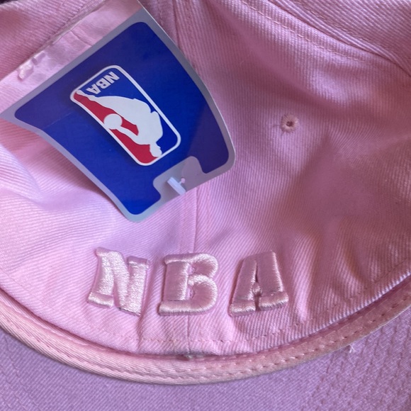 Reebok Official NBA fitted hat - Picture 2 of 3